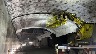 Tunnelbau in Norwegen. Das Unternehmen Oldroyd stellt Möglichkeiten zur Regenabdichtung aus Kunststoff her. Spezielle Abstandshalter, die hier zu sehen sind – sogenannte Spacer – bestehen allerdings seit einiger Zeit zu 100 Prozent aus „Seaplastics“. (Bild: Oldroyd)