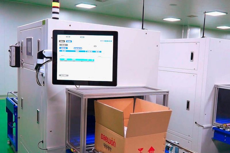 This variant of the RFID bulk reading machine is suitable for use on conveyor systems. (Photo: Turck)
