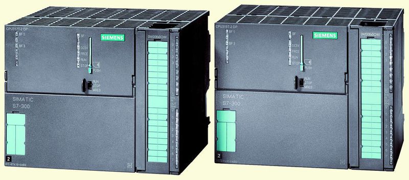 Bild 2: Die Technologie-CPU 315T 2DP beziehungsweise 317T 2DP verbinden SPS-Funktionen mit PLC-Open-konformen Motion-Control-Funktionen. Die Controller eignen sich besonders für verkoppelte Bewegungsabläufe mehrerer Achsen. Es stehen außer der lagegeregelten Positionierung unter anderem Getriebe- und Kurvengleichlauf sowie Kurvenscheiben zur Verfügung.  Bild: Siemens (Archiv: Vogel Business Media)