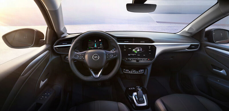 Das Cockpit entspricht dem des Standardmodells. (Opel)