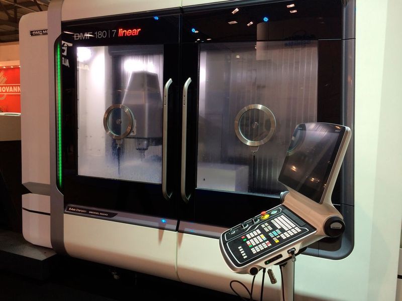 DMF 180 / 7 Linear de DMG Mori, un centre de fraisage de deuxième génération alliant haute précision, excellente flexibilité d'emploi et une belle productivité avec un axe X pouvant atteindre une vitesse de 80 m/min. (Image: maschinenmarkt.de / Frank Jablonski)