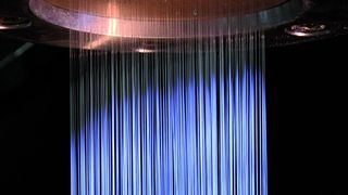 In speziellen Spinnverfahren können oxidische und nichtoxidische Keramikfasern hergestellt werden (Bild: Innovationscluster)