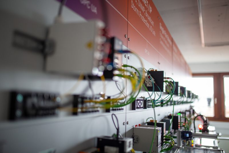 Lapp demonstrates with an automation model how sensors, actuators, cables, and network components reliably transfer data to the cloud.(Image:  Lapp)