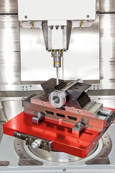 Ein «CentroGrip»-Spannzangenfutter im Einsatz. (Hermle)