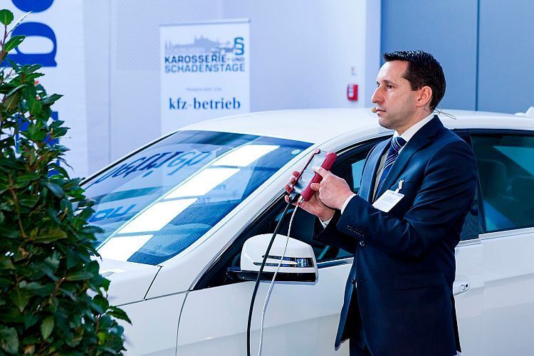 Euro-DFT-Entwickler Dirk Marichal übernahm den praktischen Teil des Vortrags. (Stefan Bausewein)