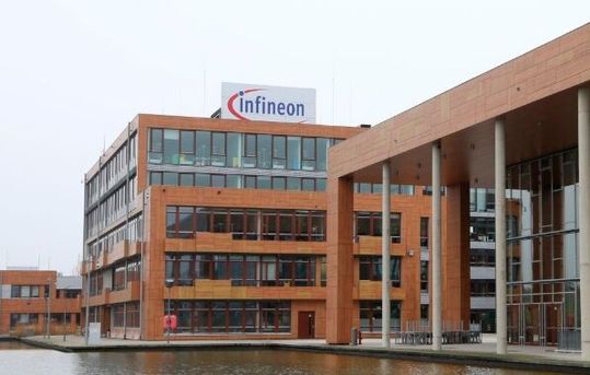 Der bayerische Chip- und Halbleiterexperte Infineon verdient durch Systeme für KI-Rechenzentren so viel, dass nun ein Umsatzrekord gemeldet werden kann ...(Bild:  Infineon)