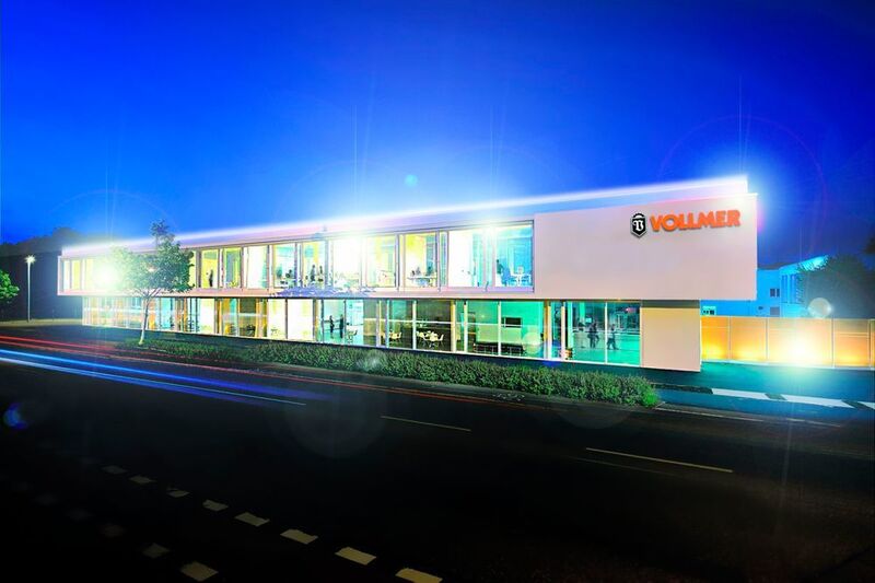 Das Technologie- und Dienstleistungszentrum (TDZ) von Vollmer in Biberach öffnet seine Tore regelmäßig für Schulungen, Seminare, Probebearbeitungen und Kundenveranstaltungen. (Vollmer Werke)