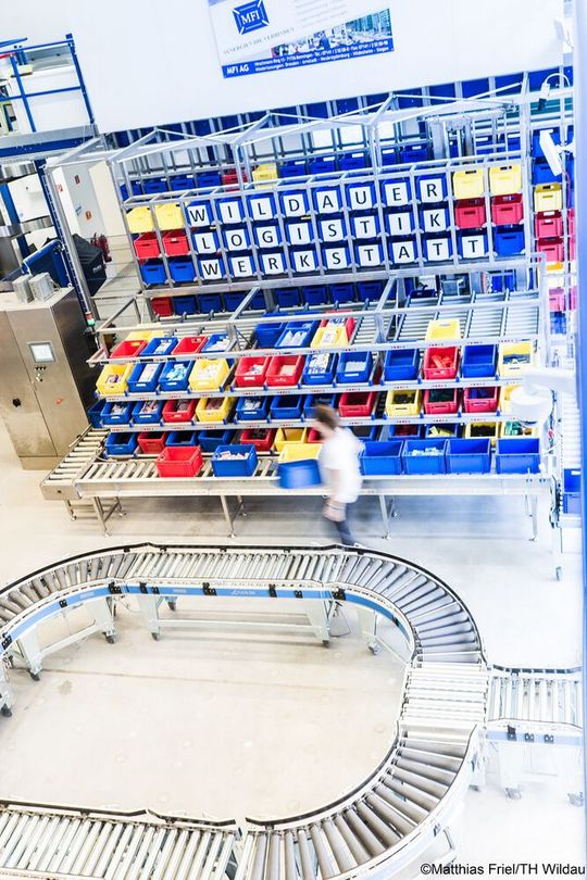 In der Wildauer Logistikwerkstatt wird neueste Technologie greifbar gemacht.(Bild:  TH Wildau)