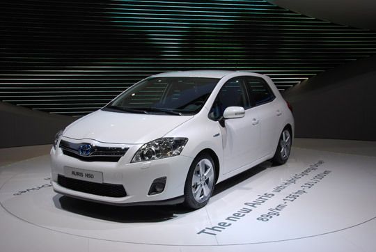 Der Star der Modellreihe ist der Auris HSD: Er ist weltweit das einzige Kompaktfahrzeug mit Vollhybridantrieb.  (Archiv: Vogel Business Media)