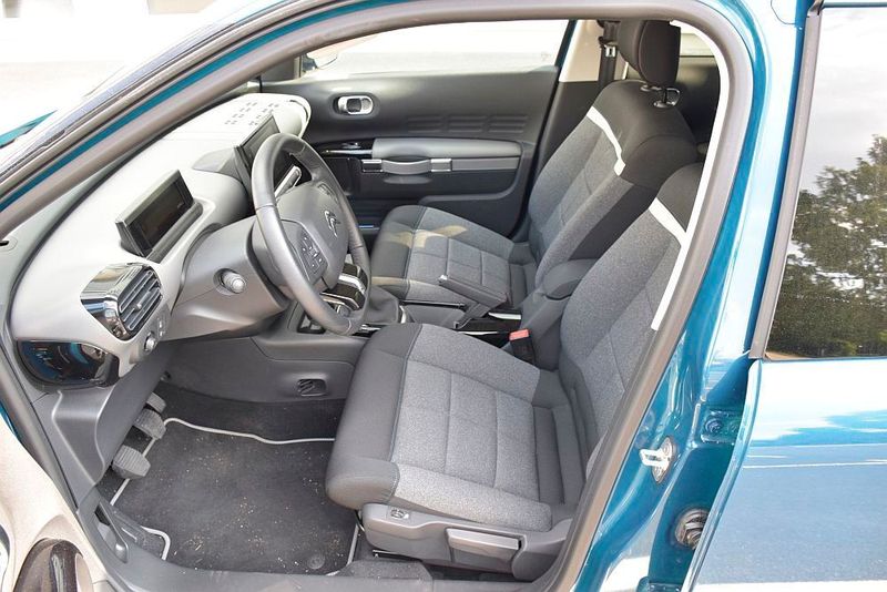 Die Sitze sind genauso bequem, wie sie aussehen.  (Jan Rosenow)