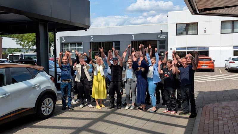 Das Autohaus Schlesner zeigt, dass ein Verlust des Händlervertrags nicht das Ende des Unternehmens bedeuten muss, sondern im Gegenteil ungeahnte Kräfte freisetzen kann.(Bild:  Rosenow – VCG)