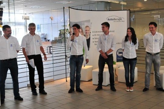 Ausbildungsleiter und Auszubildende hatten den Azubitag gemeinsam vorbereitet. (Foto: Büttner)