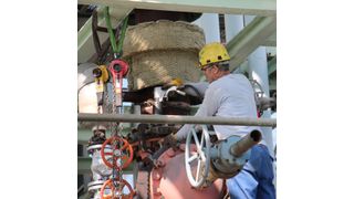 Eine der über 50 Armaturen – diese wiegt annähernd eine Tonne – die ausgetauscht werden mussten. (Bild: Infraserv Knapsack)