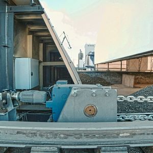 Das Antriebssystem Tecdos-Pi-Gamma arbeitet mit einer Kraft von 140 Kilonewton. So trotzt es selbst starken Windlasten.(Bild:  RUD)