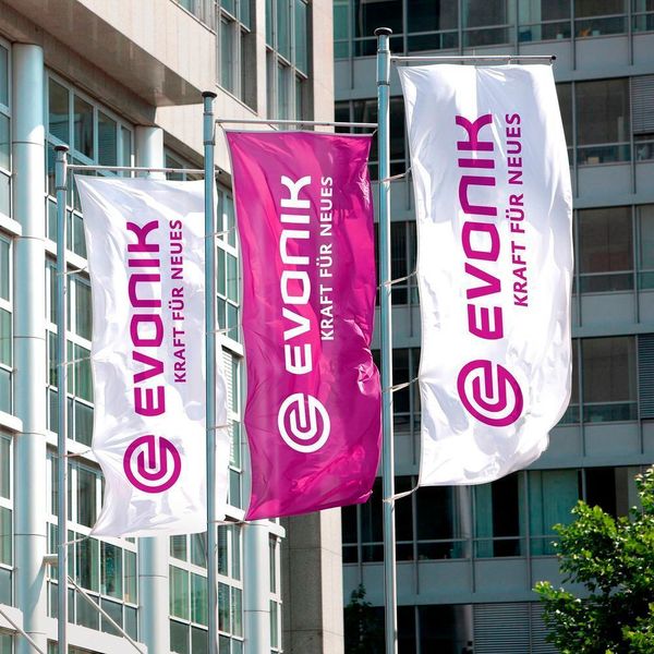 Evonik's DSL Japan site in Ako particularly specializes in silica production, including gel types. (Karsten Bootmann/Evonik)