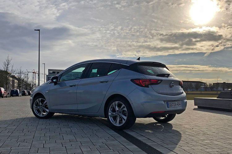 Unser Testwagen lag mit allen Extras bei 33.485 Euro. (Bild: Seyerlein/»kfz-betrieb«)