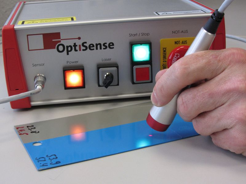 Berührungslose Schichtdickenmessung, handgeführt. ( OptiSense)