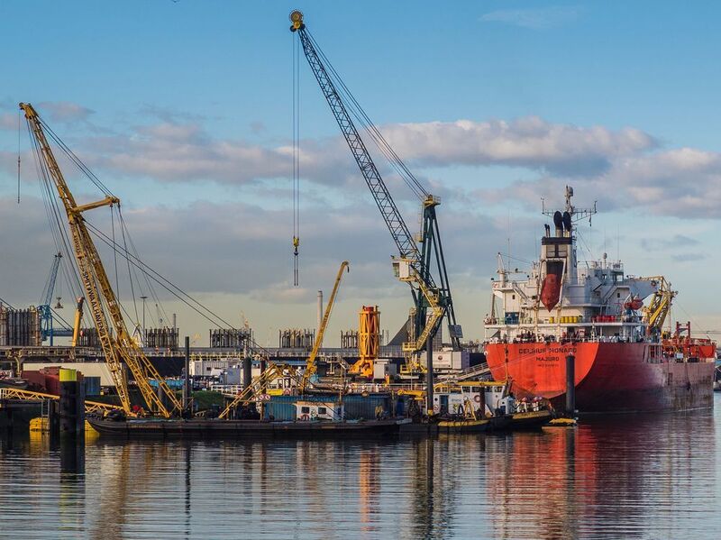 Der Hafen Rotterdam ist, gemessen an der umgeschlagenen Frachtmenge, der größte Hafen Europas und soll nun zum intelligentesten Hafen der Welt umgestaltet werden. (Pixabay)