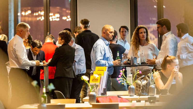 Die ExpertTalks in kleinem Rahmen komplettieren das Angebot von Next Indsutry an die Management-Ebene. (Bild: Stefan Bausewein)