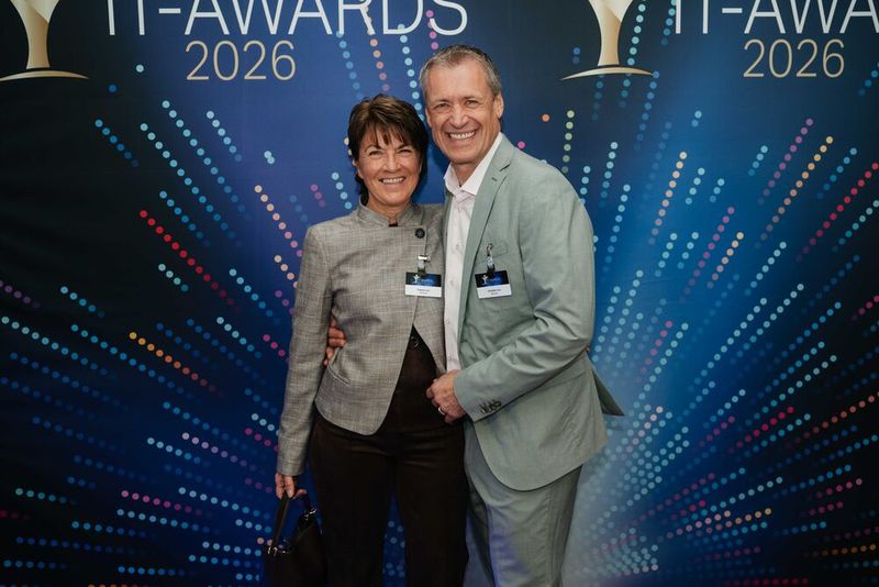 Christian Leu von Minimax beehrt die IT-Awards 2026 zusammen mit seiner Frau Sabine. (Bild: Manuel Emme Fotografie)