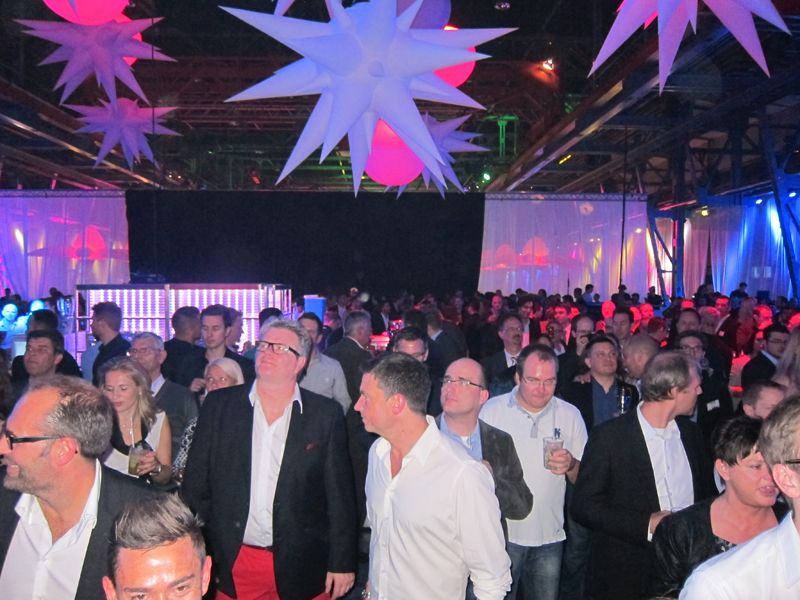 Full House auf der Party (IT-BUSINESS)