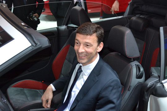 VW-Deutschland-Vertriebschef Werner Eichhorn mag's lieber oben offen. (Archiv: Vogel Business Media)