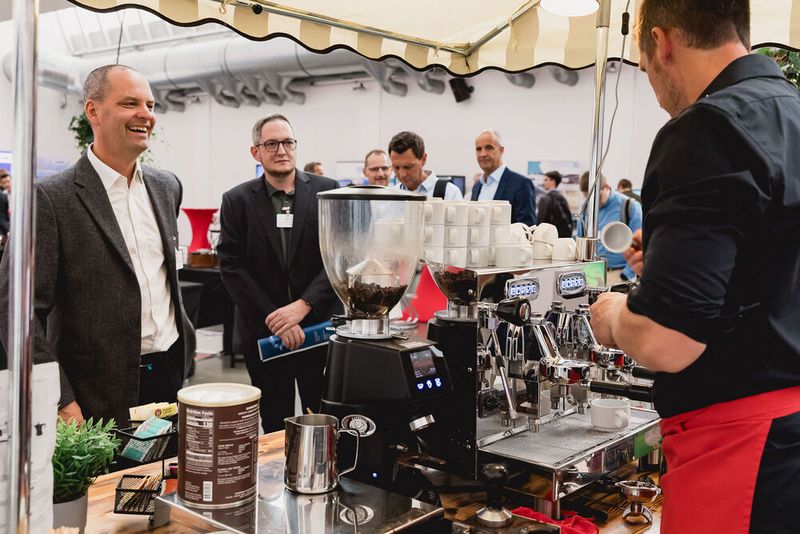  Kaffee zur Einstimmung: Am Baristastand gab´s Koffein in vielen Varianten (Bild: Stefan Bausewein)