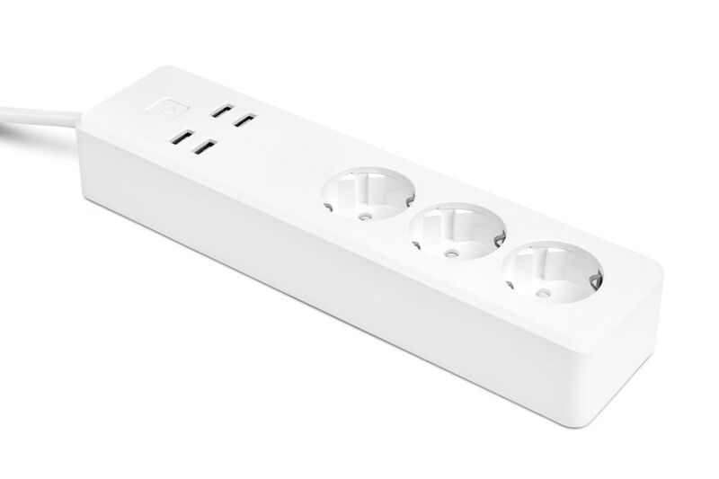 Die Mehrfachsteckdose hat nicht nur normale Steckdosen, sondern auch USB-Anschlüsse verbaut. (Medion)