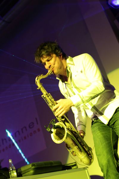 ...und Saxophon-Einlagen... (Archiv: Vogel Business Media)