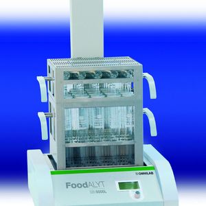 1	 Der FoodALYT SBS ermöglicht die sichere und effiziente Kjeldahl-Analyse von bis zu 20 Proben gleichzeitig.