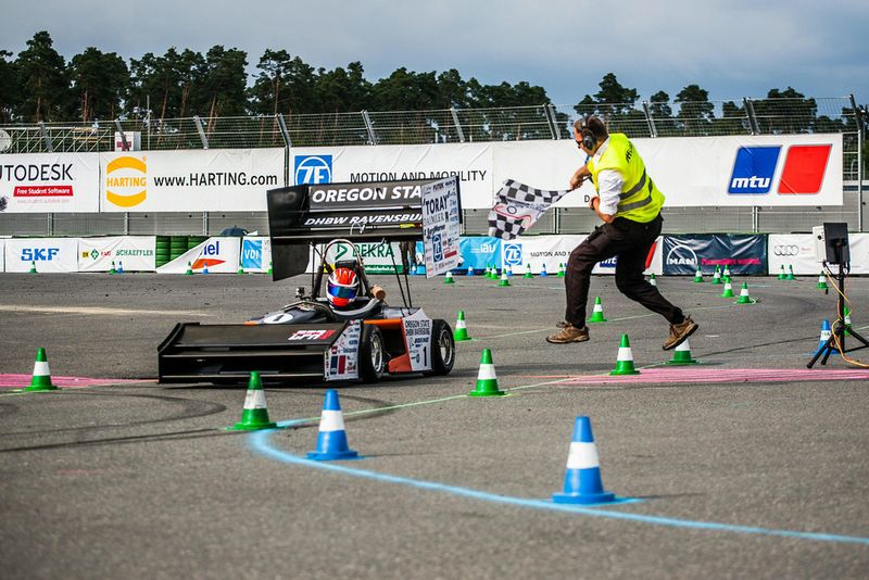 115 Studenten-Team kämpften am 29. Juli bis 3. August um den Sieg bei dem Formula Student Germany Wettbewerb 2014 am Hockenheimring (Formula Student Germany/Botzkowski)