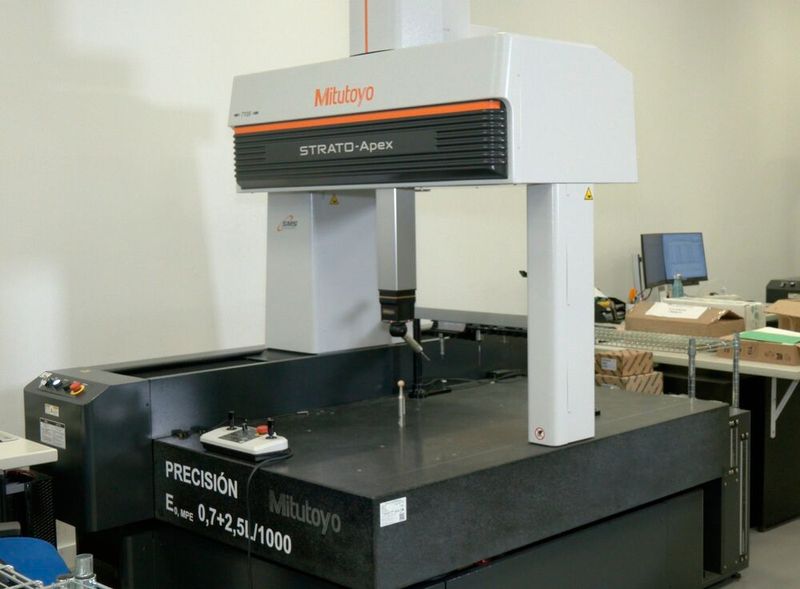 The high-precision Strato Apex machine works at less than a micron. (Source: Mitutoyo )