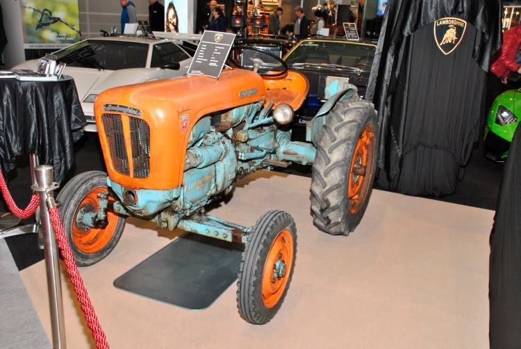 Wieso eigientlich immer nur „Garagengold“? Wenn der Trecker von der richtigen Marke stammt – hier Lamborghini – mutiert das gute Stück glatt zum „Scheunengold“. (Dominsky)