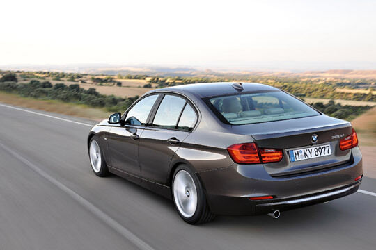 Optisch orientiert sich BMW beim 3er an der größeren 5er-Baureihe. (BMW)