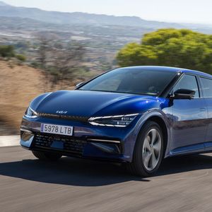 Der Kia EV6 nimmt 1,6 Tonnen an den Haken.(Bild:  Kia)