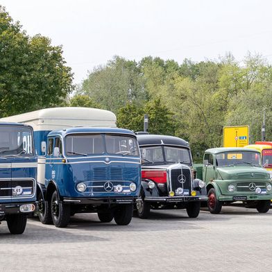 1987 rief der Spediteur Robert Fehrenkötter die „Deuitschlandfahrt“ ins Leben. Sinn und Zweck der Übung war das Erinnern und Bewahren rollenden Kulturguts im Nutzfahrzeugbereich.  (Bild: Daimler Truck AG)