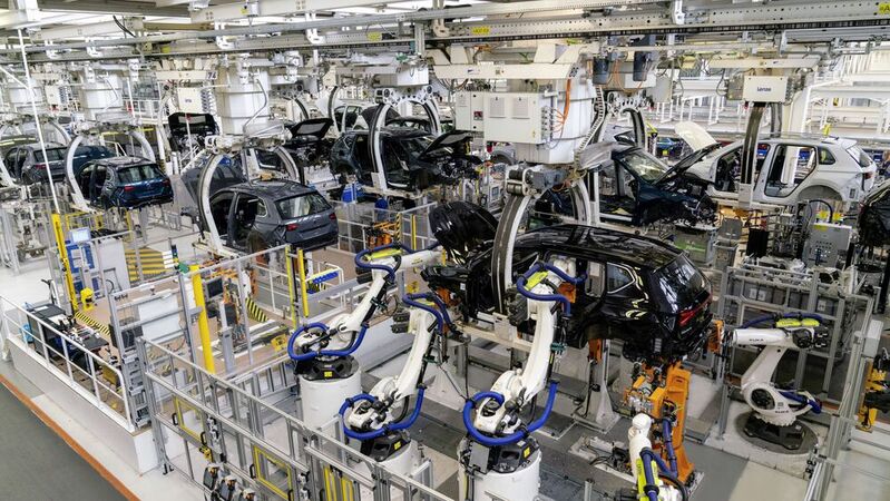 Mehr als 40 Milliarden Euro sollen laut EU-Kommission mobilisiert werden, um das Problem des Chipmangels zu beheben. Zuletzt litt vor allem die Automobilproduktion darunter.