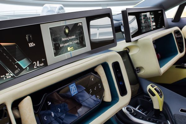 Der hybride Sportwagen Σtos: unterwegs mit persönlichem Autopilot und Drohne. (Rinspeed)