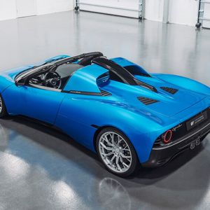 Die Dachöffung zwischen A- und B-Säulen fällt relativ kurz aus.(Bild:  Gordon Murray)