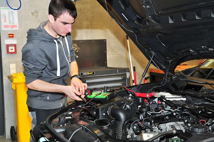 Mit der gleichen Aufgabe beschäftigt sich hier der Deutsche Alexander Lion. (Foto: Schmidt)