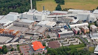 Das Magna-Werk in Obertshausen: Hier übernimmt Voith Industrial Services für die kommenden drei Jahre die Reinigung der Lackieranlagen. (Bild: Magna)