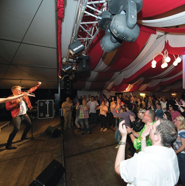 Party – wie man es von ENO kennt. (52Grad Wagner Deters-Prohl GbR)