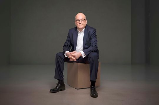 Heute ist der Tag, an dem wir theoretisch die Ressourcen für dieses Jahr verbraucht haben. Martin Stillger, CEO von Thyssenkrupp Materials Services, kommentiert zum Erdüberlastungstag: „Es gilt, alle Emissionen entlang der Lieferketten zu minimieren.“(Bild:  Thyssenkrupp Materials Services)