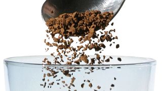 Instantkaffee ist ein typisches Agglomerationsprodukt aus der Wirbelschicht. (Bild: Glatt Ingenieurtechnik)