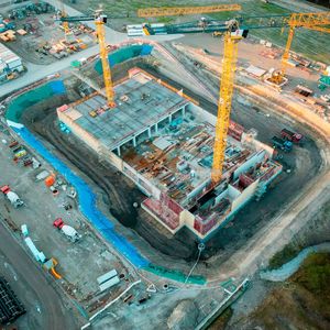 Luftaufnahme der Baustelle für eines der modernsten Produktionszentren Europas(Bild:  Roche)