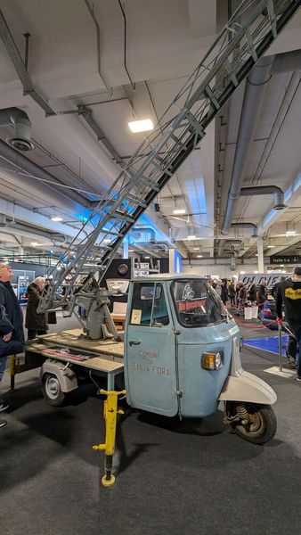 Dass man aus einer Ape so manches machen kann, ist bekannt. Aber einen Leiterwagen? (Bild: Dominsky – VCG)