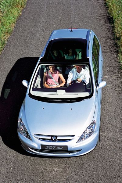Kombiversionen sind bei Peugeot selbstverständlich, so auch beim 307. Den gab es sogar mit dritter Sitzreihe im Heck und außerdem einem großen Glasdach. Sein Kofferraumvolumen: bis zu 1.675 Liter. (Peugeot)