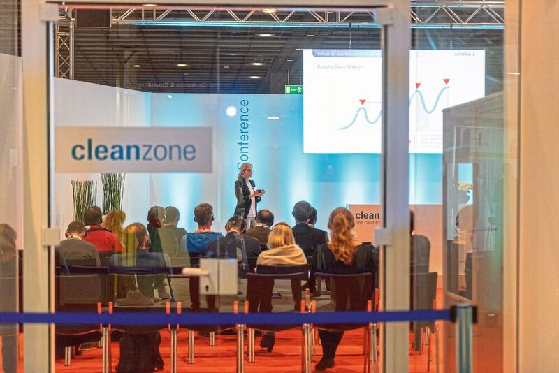 Auf der diesjährigen Cleanzone Conference geht es unter anderem um neue Regelsetzungen beim Umgang mit Nanopartikeln, Filteranwendungen sowie der Reinheit von Medizinprodukten. (Sandra Gätke / Messe Frankfurt Exhibition GmbH)