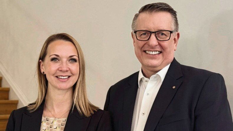 Steffi Volkenrath übernahm von Thomas Eulenstein die Geschäftsführung der KIMW Management GmbH.(Bild:  Kunststoff-Institut Lüdenscheid)