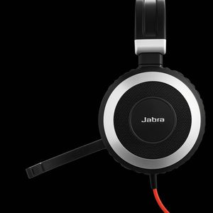 Jabra hat seine Headsets perfektioniert. Die neue Evolve-Serie bietet unter anderem aktive und passive Geräuschunterdrückung.